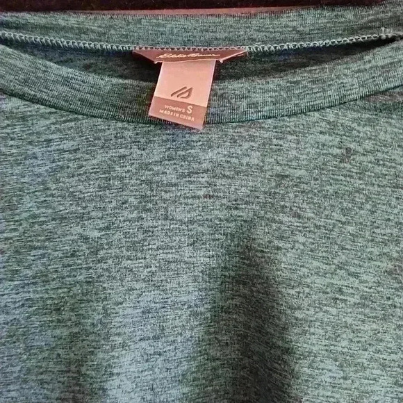 Eddie Bauer long sleeved warm, soft shirt - Picture 2 of 8